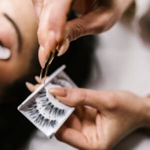 FeatherTouch Strip Lash — Wispy (14mm)